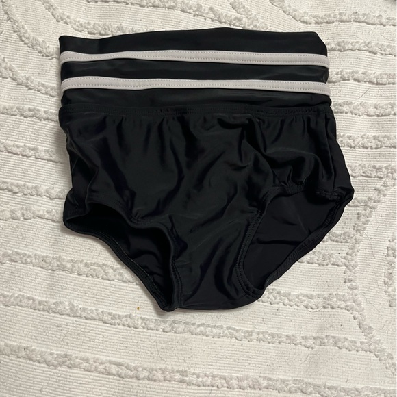 Cosi-g dance shorts black and white youth size 8 - Picture 1 of 5